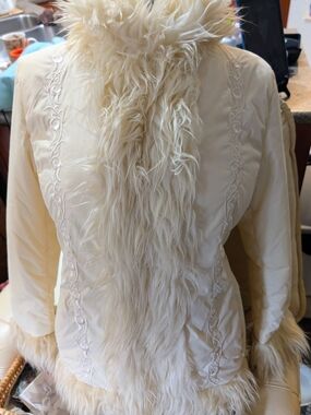 Basic Editions Cream Lightweight Jacket L/G